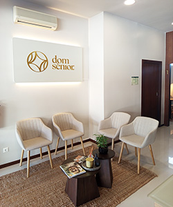 Dom Senior
